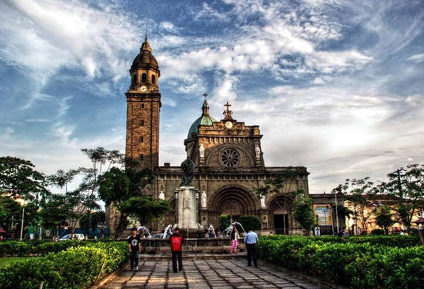Nhà thờ trung tâm ở thủ đô Manila. 