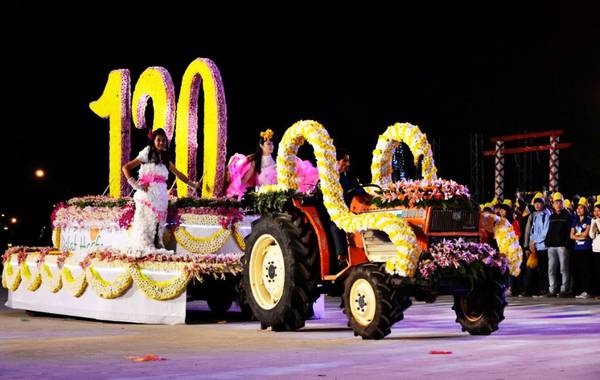 Trình diễn Carnaval Hoa Đà Lạt. Ảnh: Baodongnai