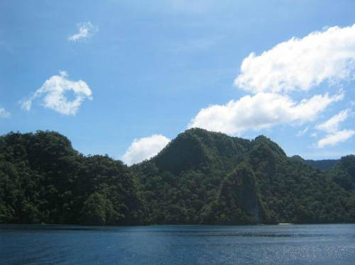 Palawan là hòn đảo hấp dẫn du khách nhất Philippines.