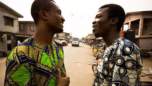 Bạn dễ dàng gặp những người có thể nói hai hay nhiều ngôn ngữ khác ngoài tiếng Anh ở Lagos