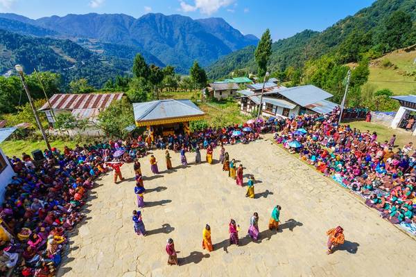 Lễ hội ở Khaling, miền đông Bhutan mừng ngày mùa. Ảnh: Nguyễn Thanh Tùng.