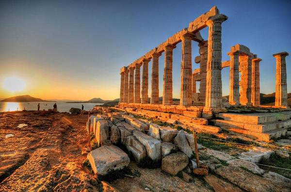 Athens là điểm đến hoàn hảo cho những ai yêu thích tìm hiểu lịch sử. Ảnh: infohostels.com