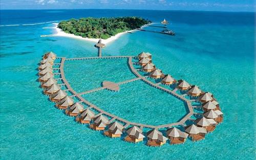 Nếu muốn tiết kiệm chi phí thì bạn nên đến Maldives vào mùa vắng khách du lịch.