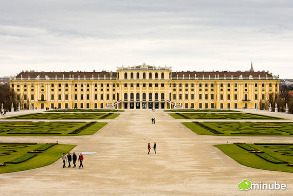 34. Vienna, Áo Vienna là một thành phố tuyệt đẹp với những cung điện đẹp và những quán cà phê thanh lịch, nơi đây cũng được nình chọn là một trong những thành phố dễ sống nhất thế giới.