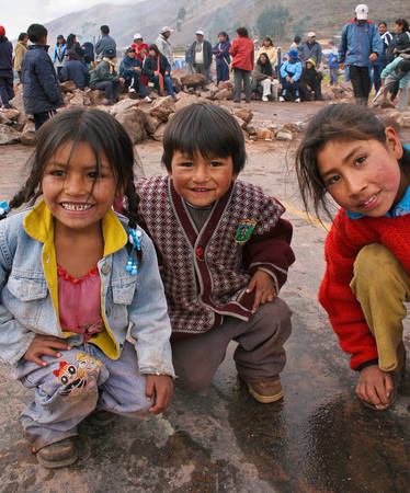 Du lich Peru - Những khuôn mặt tươi cười của những em nhỏ Peru, sẽ làm bạn thấy cuộc sống này thật đẹp.