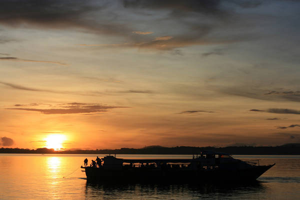 Du lich Philippines - Bởi vì bầu trời sẽ rực sáng trong sắc  cam hoàn hảo mỗi khi mặt trời mọc và lặn…