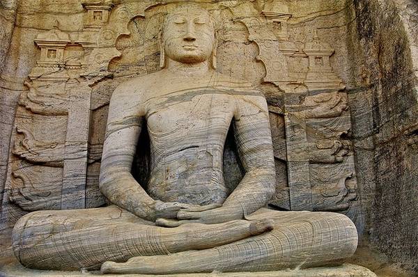 Polonnaruwa là kinh đô cổ của Sri Lanka và là một trong những địa điểm quan trọng của Phật giáo Sri Lanka. Ảnh: Globalgrasshopper.com