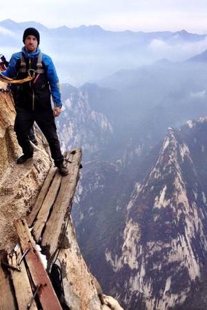 Đi bộ trên núi Hua ở Trung Quốc.
