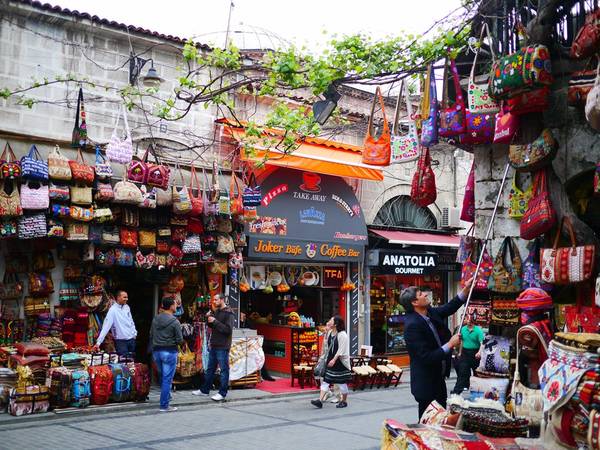 Một góc của khu chợ Grand Bazaar nhìn từ bên ngoài. Ảnh: Thesoulshines