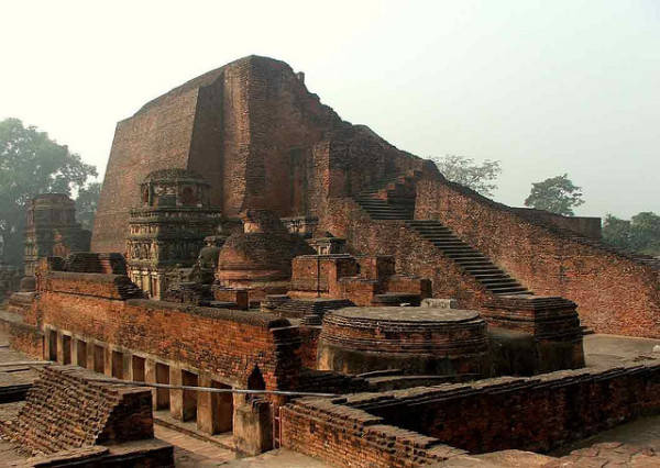 Nalanda – trường đại học phật giáo quốc tế xưa nhất.