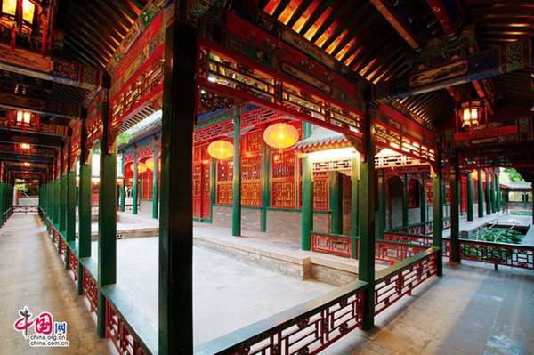 Cung Vương Phủ là một trong những Vương Phủ nhà Thanh được bảo tồn hoàn hảo nhất của Trung Quốc. Chủ nhân của Phủ đều là những người có uy quyền uy nhất thời nhà Thanh, như Cung Thân Vương Dịch Hân - em thứ 6 của vua Hàm Phong, con út của Vua Càn Long, đặc biệt phải nhắc tới Hòa Thân - sủng thần của vua Càn Long vào Cung Vương Phủ ở từ 1776 đến 1799. Ảnh: Zhongguo Wang
