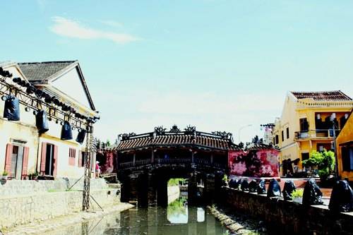 Chùa Cầu ở Hội An, một điểm du lịch hút khách nằm ngay trung tâm phố Hội. Ảnh: Đạt Mura.
