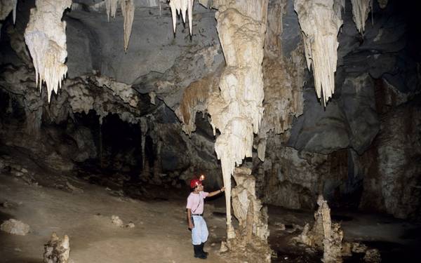 Tham gia vào một chuyến thám hiểm hang động Santo Thomas
