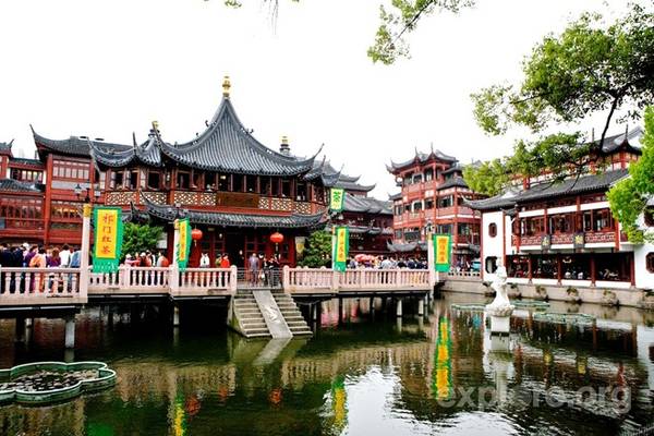 Ngày 5. Bắc Kinh – Thượng Hải: Du khách sẽ khởi hành bay chuyến bay sáng sớm tới Thượng Hải. Tới nơi, bạn sẽ tới tham quan Chùa Ngọc Phật – một trong những tu viện Phật Giáo nổi tiếng. Ảnh: Shanghai Yu Garden - Explore.org. 