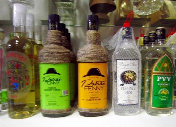 Kaju feny, một loại rượu được làm từ đào chín là đặc sản của vùng đất này - Ảnh: The Star