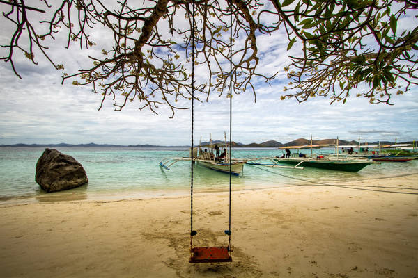 Du lich Philippines - Hoặc ngồi trên một chiếc xích đu để ngắm nhìn khung cảnh đẹp hoàn hảo trước mắt.