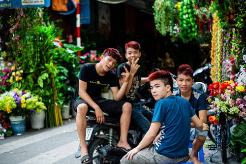 Mọi đường phố đều có thể là chợ dân sinh: Hà Nội là một trong những thành phố có đời sống trên đường phố phong phú. Từng ngõ nhỏ trong phố cổ đều đông đúc hàng quán, các sản phẩm đặc sắc.
