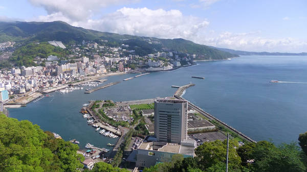  Thành phố Atami nhìn từ trên cao. Ảnh: japan-highlightstravel.com