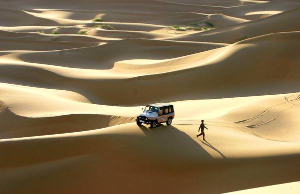 Sa mạc Kubuqi: Sa mạc này nằm ở phía Nam của sông Hoàng Hà, với diện tích rộng khoảng 400km2 và cũng là sa mạc gần với Bắc Kinh nhất. Ảnh: Peter