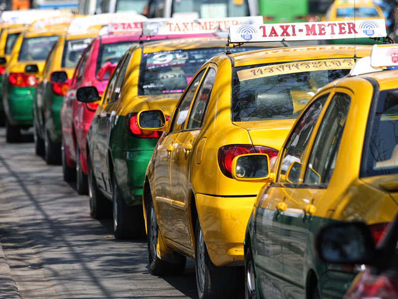 Taxi phương tiện phổ biến tại Thái Lan.