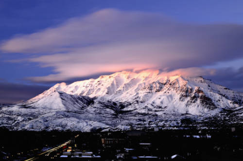 Ngọn núi Timpanogos ẩn chứa một câu chuyện tình yêu cảm động. Ảnh: wikimedia.