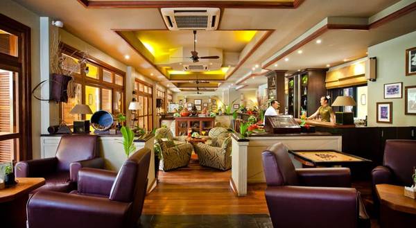 Du khách sẽ được thư giãn trong một không gian âm nhạc sống đầy lãng mạn và ấm cúng tại Bar L'Explorateur. Ảnh: victoriahotels.asia