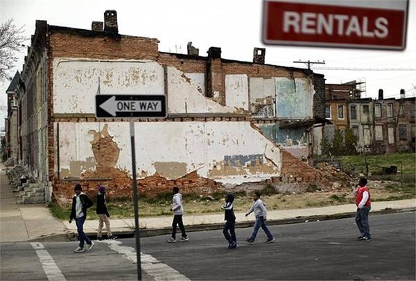 Baltimore – Thành phố bị khủng hoảng bởi tình trạng bất ổn và nghèo đói trong nhiều năm qua, dẫn đến sự sụt giảm trong ngành du lịch và yêu cầu nhiều sự đổi mới.