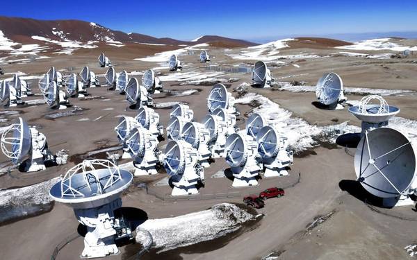 16. Atacama Large Milimeter Array (Chile): Cụm kính thiên văn lớn nhất thế giới này có chi phí xây dựng 1,4 tỷ USD, có khả năng nhìn được những khoảnh khắc đầu tiên sau khi vũ trụ hình thành. Đây cũng là kính thiên văn nằm ở độ cao lớn thế giới (5.000 m).