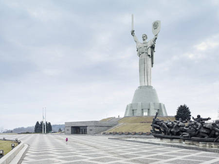 Tượng đài Mẹ Tổ quốc ở Kiev Ukraine