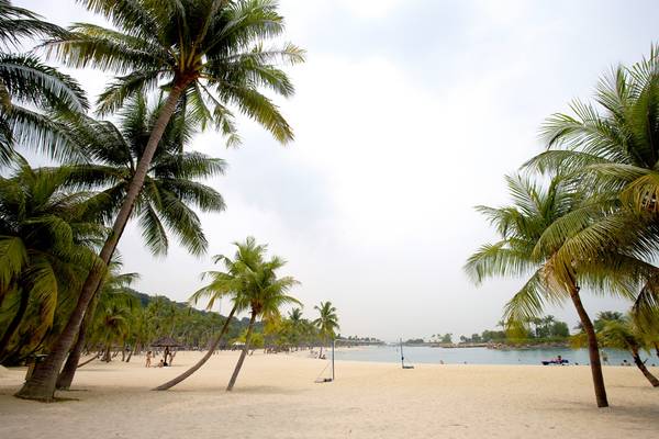 Biển Siloso trên đảo Sentosa. Ảnh: Creativelunatics.com