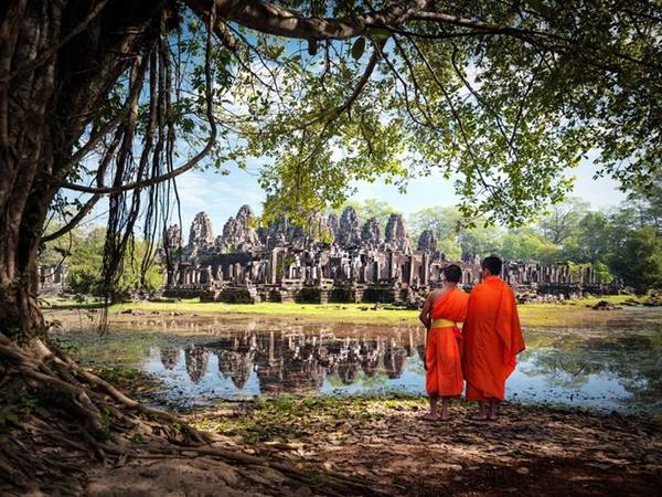 <strong>Siem Reap </strong>ở Campuchia có một trong những điểm tham quan cổ đại đông khách nhất thế giới: đền Angkor Wat. Được Lonely Planet chọn vào vị trí số 1 trên bảng xếp hạng các điểm du lịch tuyệt nhất thế giới, khu đền này là nơi lý tưởng để du khách chiêm nghiệm và tìm hiểu.