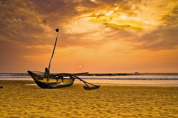 Bờ biển Tangalle nằm ở Hambantota là một trong những bờ biển đẹp nhất phía Nam Sri Lanka. Ảnh: Globalgrasshopper.com