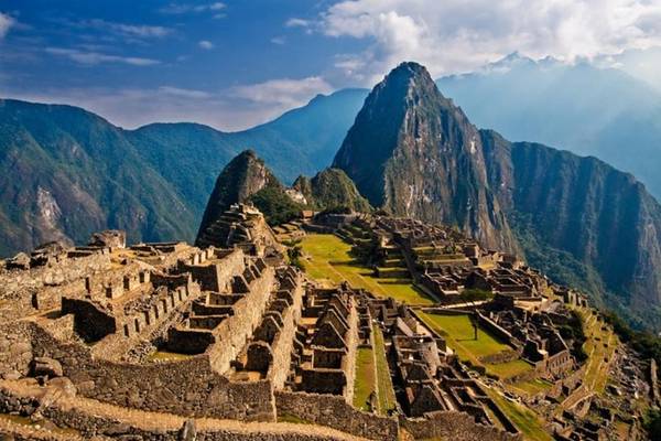 Bộ phim The Emperor’s New Groove (Hoàng đế lạc đà) có nhiều ảnh hưởng từ văn hóa Inca và tàn tích cổ đại được người Inca xây dựng năm 1450 Machu Picchu.