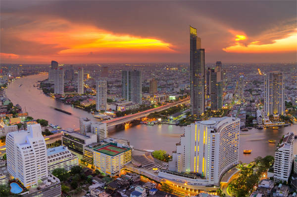 Có một Bangkok thanh bình, không vội vã trên dòng sông Chao Phraya.
