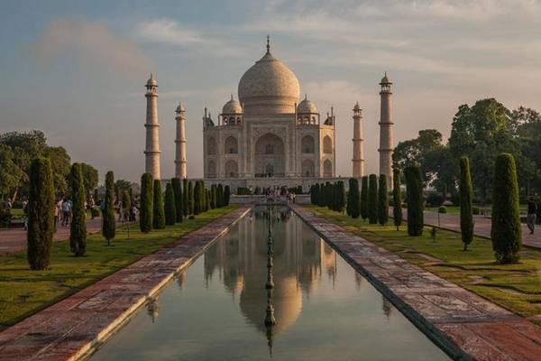 Trong phim Aladdin, lâu đài của Sultan dựa trên hình ảnh ngôi đền Taj Mahal nổi tiếng của Ấn Độ.
