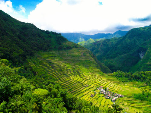 Ruộng bậc thang là một trong những cảnh quan khá phổ biến ở một số nước Đông Nam Á, nhưng không có điểm nào sánh bằng vẻ đẹp kỳ vĩ của Banaue, Philippines.