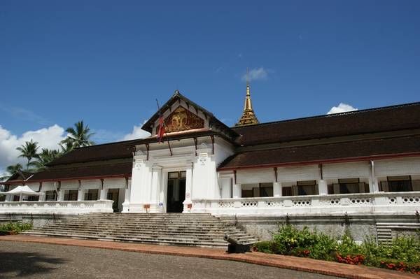 Viện bảo tàng quốc gia Cộng hòa dân chủ nhân dân Lào, vốn chính là Hoàng cung Vương quốc Lào thuở xa xưa. Ảnh: en.wikipedia.org