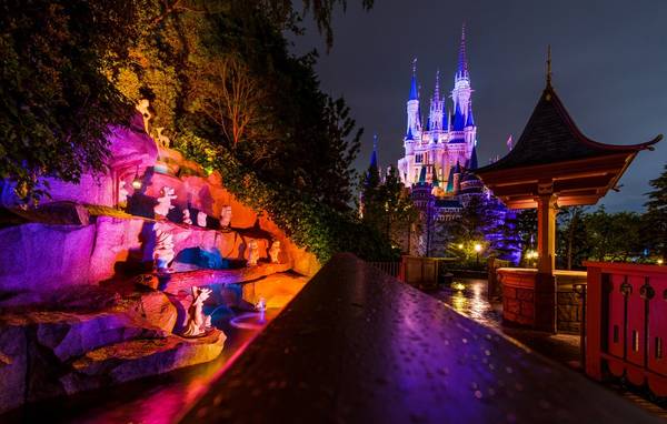 Tokyo Disneyland là công viên đầu tiên của Disney được xây dựng ở bên ngoài nước Mỹ.