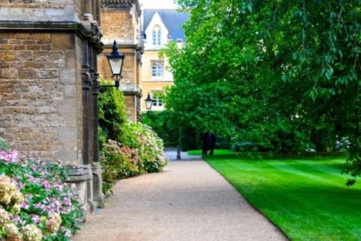 Nếu bạn say mê Harry Potter và ngưỡng mộ lịch sự, Oxford chính là điểm đến hoàn hảo nhất dành cho bạn.