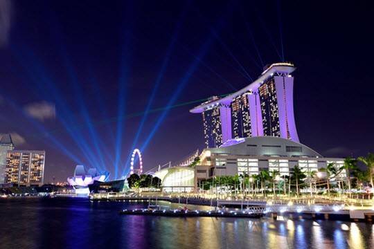 Singapore đang nóng trên các diễn đàn sau việc hải quan sân bay nước này từ chối cho nhiều nữ du khách Việt nhập cảnh, song, theo thông tin từ các công ty du lịch, việc nhập cảnh vào đất nước này theo nhóm bạn hay đoàn du khách do các hãng lữ hành thực hiện chưa bao giờ bị gây khó khăn. Ảnh: Huffington Post.