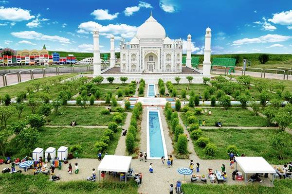 Đền Taj Mahal của Ấn Độ được tái hiện bằng những mảnh lego tại Legoland.
