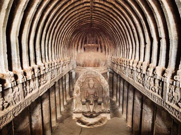 Các di tích Phật giáo bên trong Ajanta Caves, miền trung tây Ấn Độ có bề dày lịch sử bắt đầu từ thế kỷ 1-2 trước Công nguyên