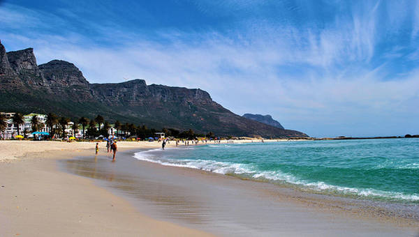 Cape Town, Nam Phi Là thành phố lớn nhất của tỉnh Tây Cape, hòn ngọc Nam Phi - Cape Town cũng thường được gọi là "thành phố mẹ". Nơi đây có những cảnh đẹp tự nhiên như núi Bàn và biển Thái Bình Dương...