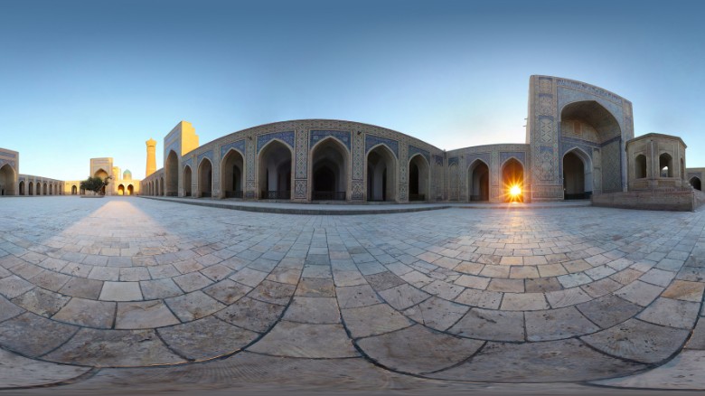 Trung Á: Tour Trung Á năm 2016 của Cox & King sẽ đưa du khách theo con đường tơ lụa tới thị trấn Khiva, Bukhara và Samarkand. Chuyến đi kéo dài 12 ngày này xuất phát từ Ashkabad, Turkmenistan tới Tashkent, Uzbekistan.