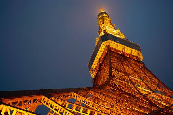  Tháp Eiffel là nguồn cảm hứng cho việc xây dựng tháp Tokyo, cứ 5 năm tháp Tokyo lại được sơn lại một lần