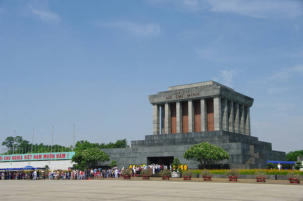 Du lich Ha Noi - Lăng chủ tịch Hồ Chí Minh