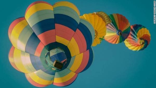 Dạo chơi bằng khinh khí cầu ở Reno, Nevada, Mỹ