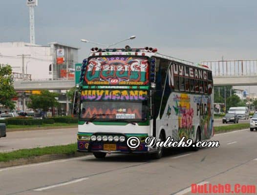 Xe bus là phương tiện đi lại giá rẻ khi du lịch Bangkok