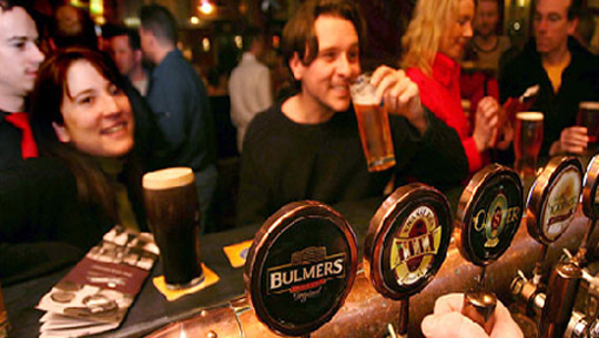 Uống bia ở Dublin