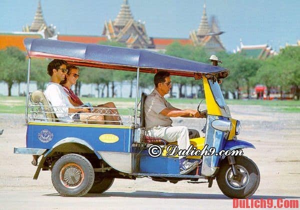 Tuk-tuk là phương tiện đi lại giá rẻ khi du lịch Bangkok